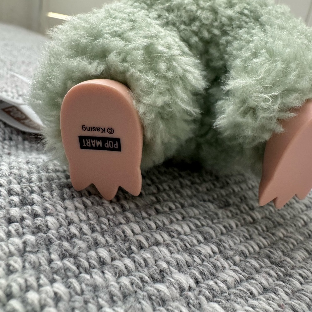 100% authentic Labubu Green - Picture 4 of 4